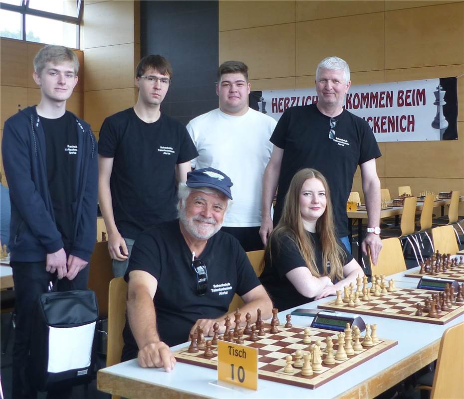 Schach: Talentschmiede in der neuen Saison angekommen Fjodor Jung holt ersten Pokal – Aufsteiger erreicht Unentschieden in Trier